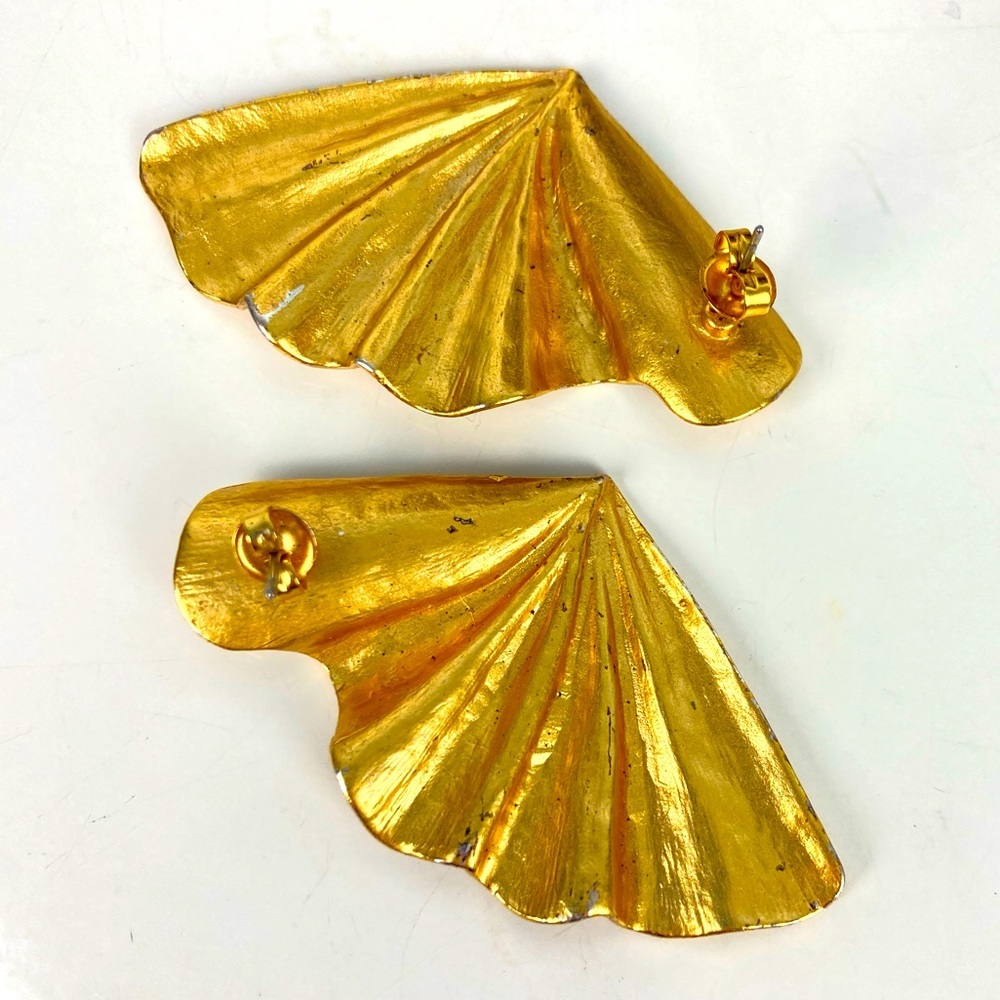 Gold Shell Earrings - Picture 8 of 9